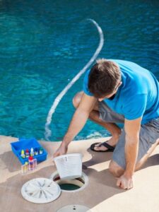 Guía básica para el mantenimiento semanal de piscinas