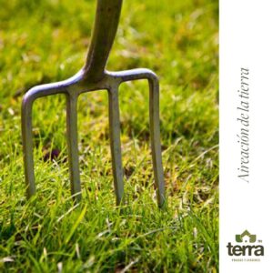 Aireación del suelo en jardines de Murcia